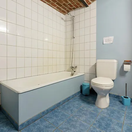 Situated At The Edge Of The Woods, Cleaning Included