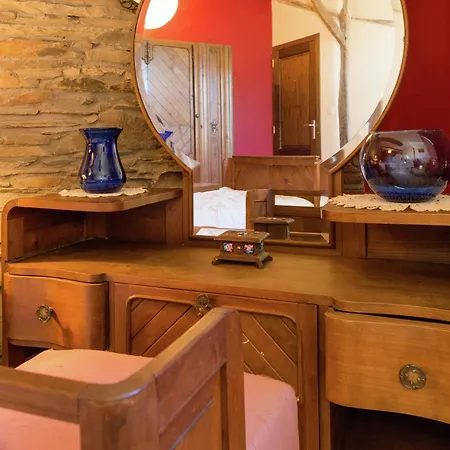 Situated At The Edge Of The Woods, Cleaning Included Malempre