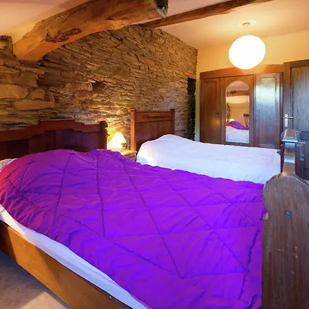 Situated At The Edge Of The Woods, Cleaning Included