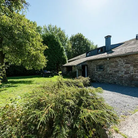 Situated At The Edge Of The Woods, Cleaning Included *